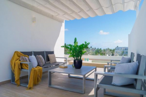 Fantastic Beach Penthouse with rooftop and BBQ